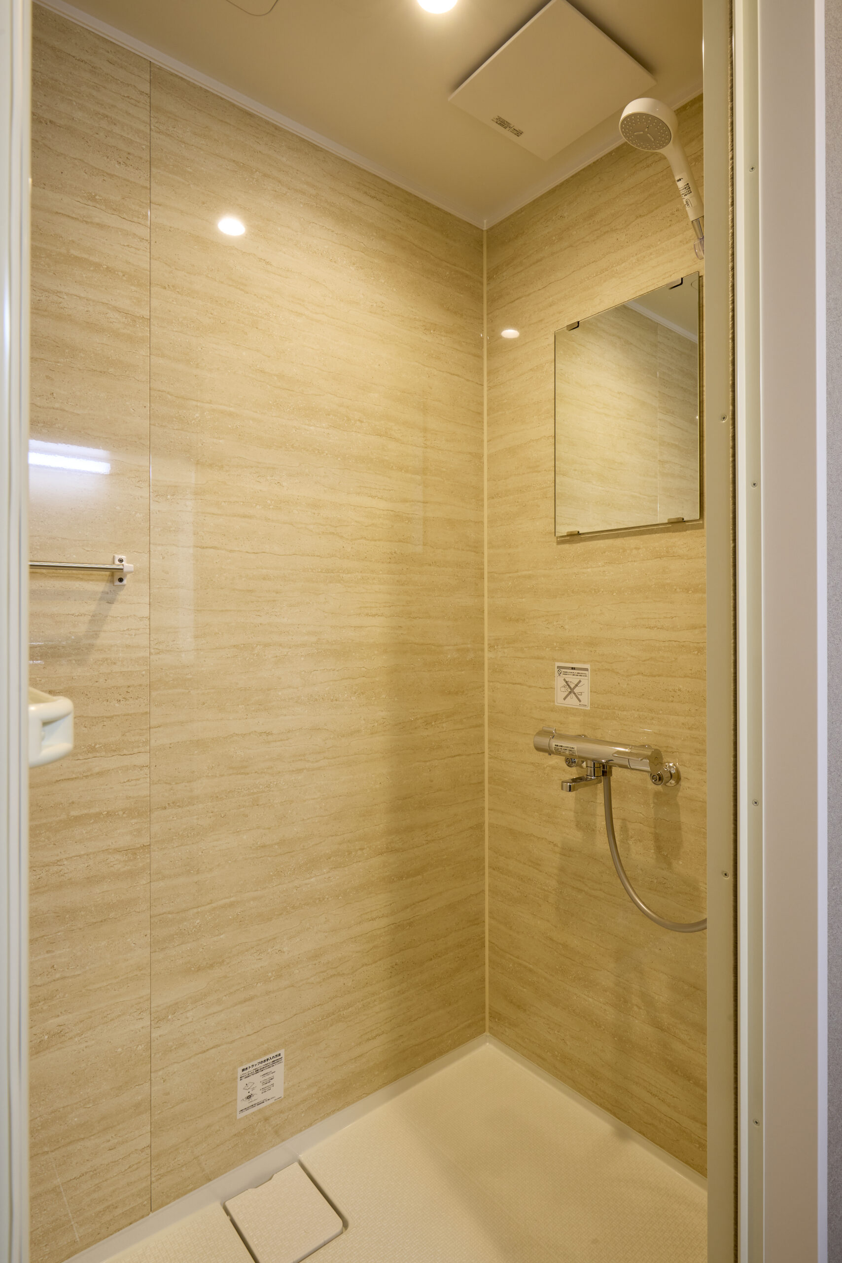 シャワーブース