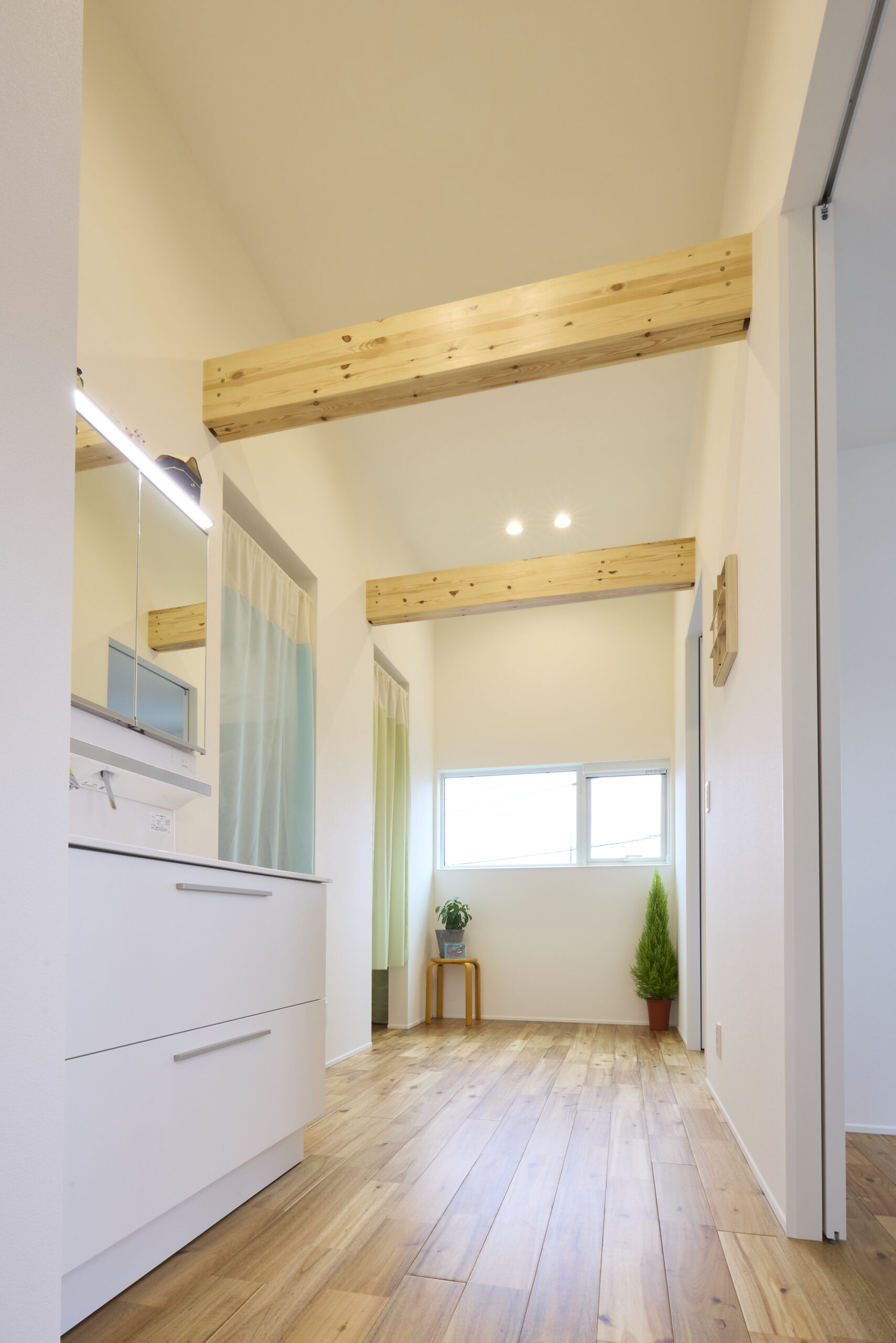 天井高3メートルの二階