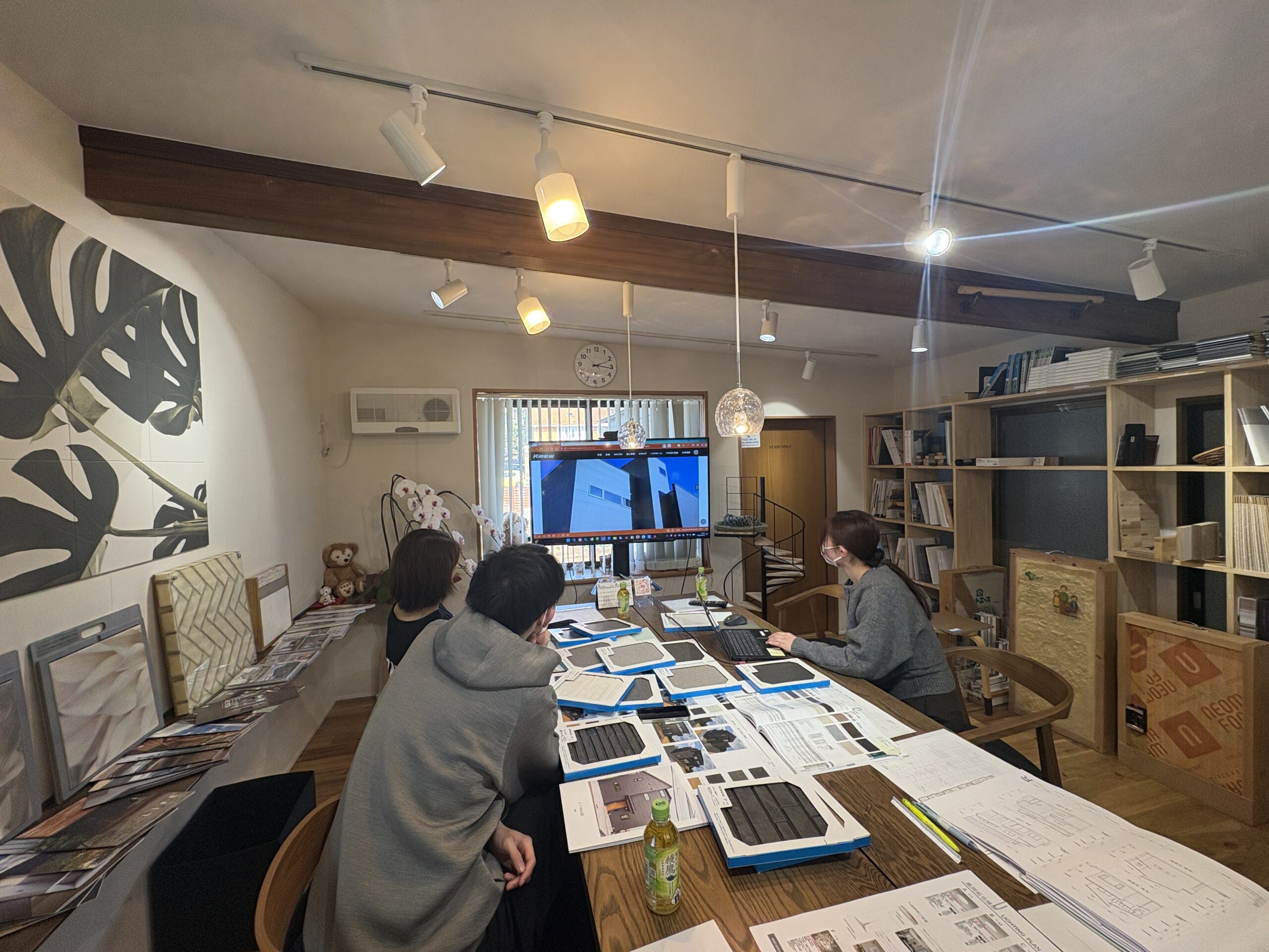 外壁も、内装も。実際に“触れて”決める家づくり